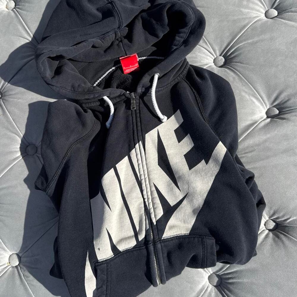 Black nike zip up hoodie